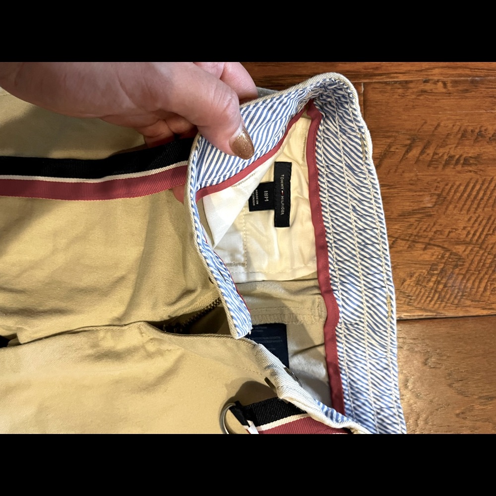 Shorts with belt. Toddler. 18-24 runs bigger.